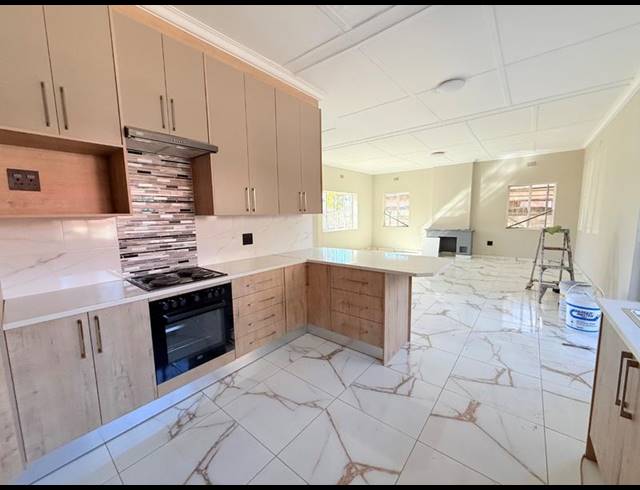 3 BEDROOM HOUSE FOR SALE IN VANDERBIJLPARK CW 6